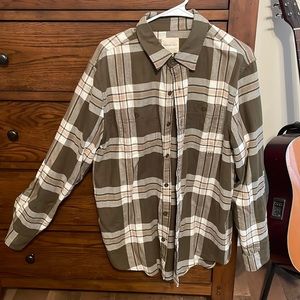 American Eagle Long Sleeve Button Up Shirt